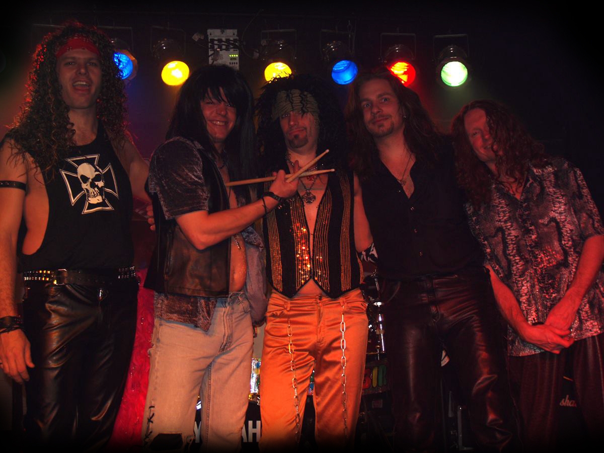 Tongue 'N Cheek band members